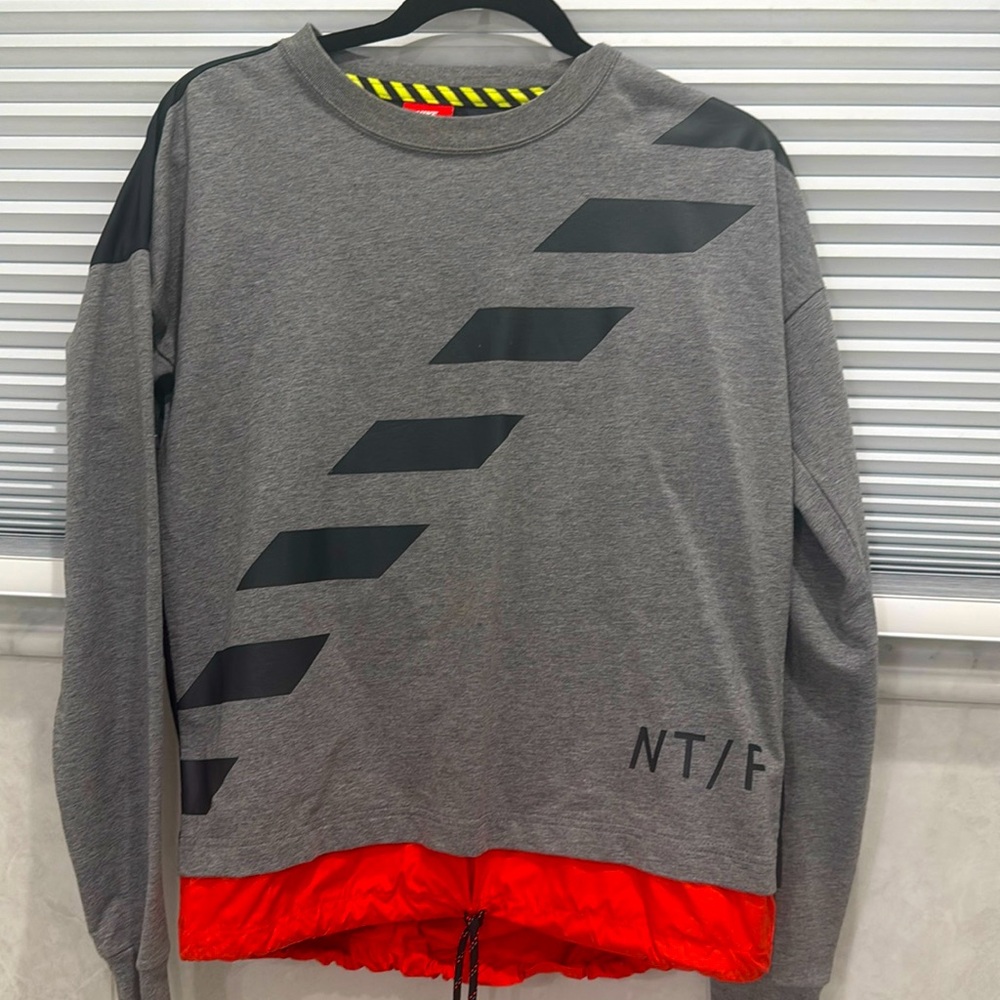 Nike thin sweat shirt